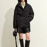 Alica | Dicke Kapuzen-Daunenjacke mit Gürtel