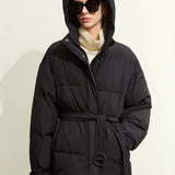 Alica | Dicke Kapuzen-Daunenjacke mit Gürtel