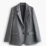 Jana | Klassischer oversized grauer Pinstripe-Blazer mit zwei Knöpfen für Damen