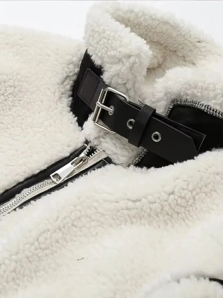 Dominique | Lässige Jacke mit Pelzkragen und Farbblockierung Zendoo.de