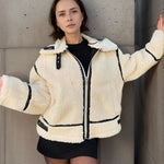 Dominique | Lässige Jacke mit Pelzkragen und Farbblockierung Zendoo.de