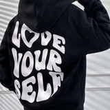 Oversized Damen Hoodie in Schwarz mit weißem „Love Yourself“ Rückendruck – Kapuzenpullover im Streetwear-Style