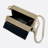 Livia | Kleine Damen-Strohtasche mit schwarzer Kunstleder-Klappe, Henkel & abnehmbarem Schultergurt – Crossbody- & Handtasche für Sommer
