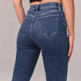 High-Waist Schlagjeans mit Retro-Flair und zeitlosem Schnitt
