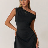 Asymmetrisches Damenkleid – Elegant, Zeitlos & Verführerisch