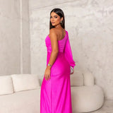Asymmetrisches Satinkleid – One-Shoulder Abendkleid mit Schlitz & Drapierung