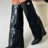 Evy | Elegante Damenstiefel aus hochwertigem Suede mit goldenen Akzenten