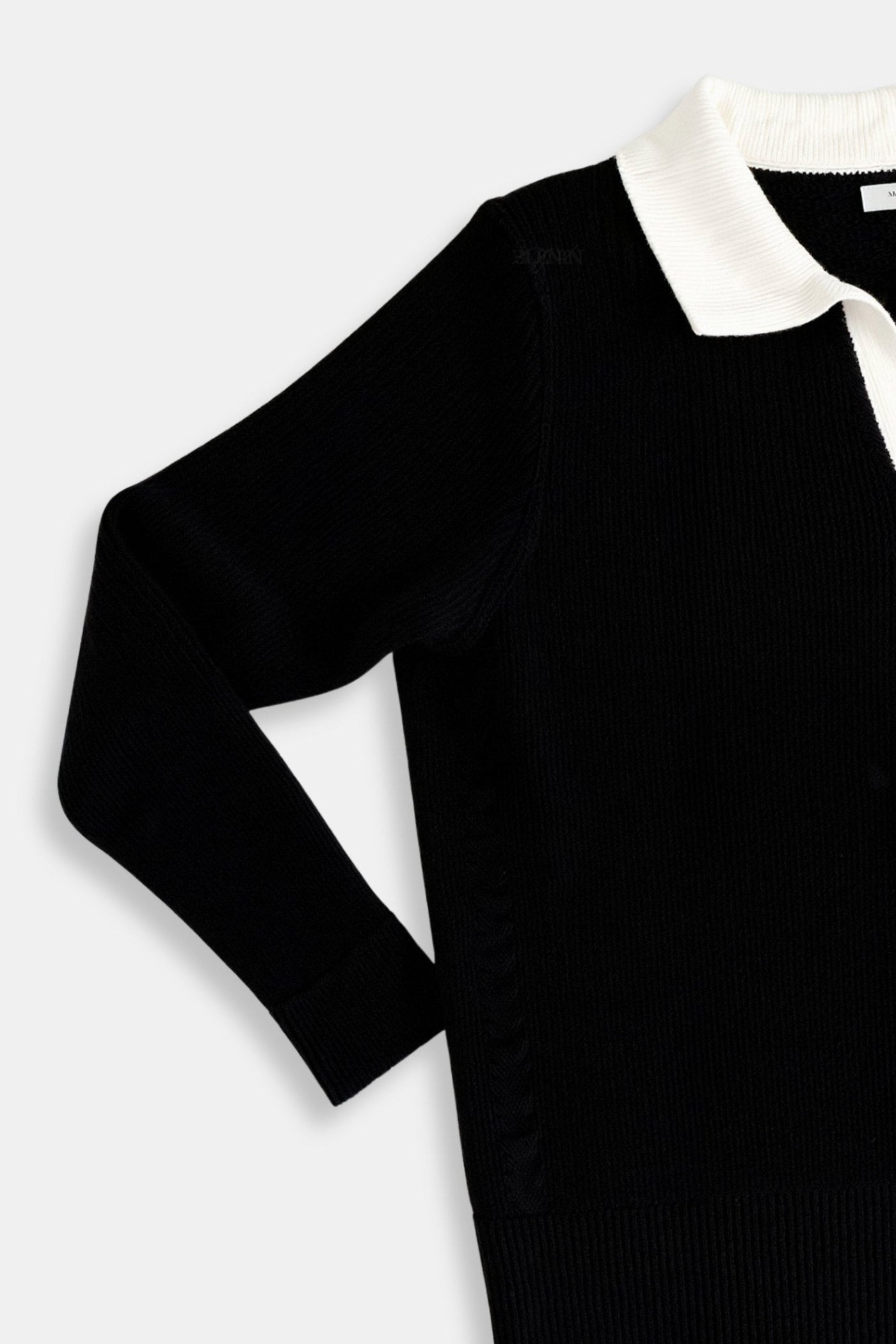Langärmliges Poloshirt mit Kontrastkragen