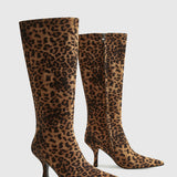 Auffällige Damenstiefel mit Leopardenmuster | Spitze Form & Absatz