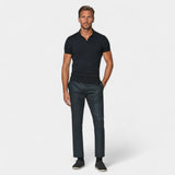 Herren-Strickpoloshirt im minimalistischen Design – Offener Kragen