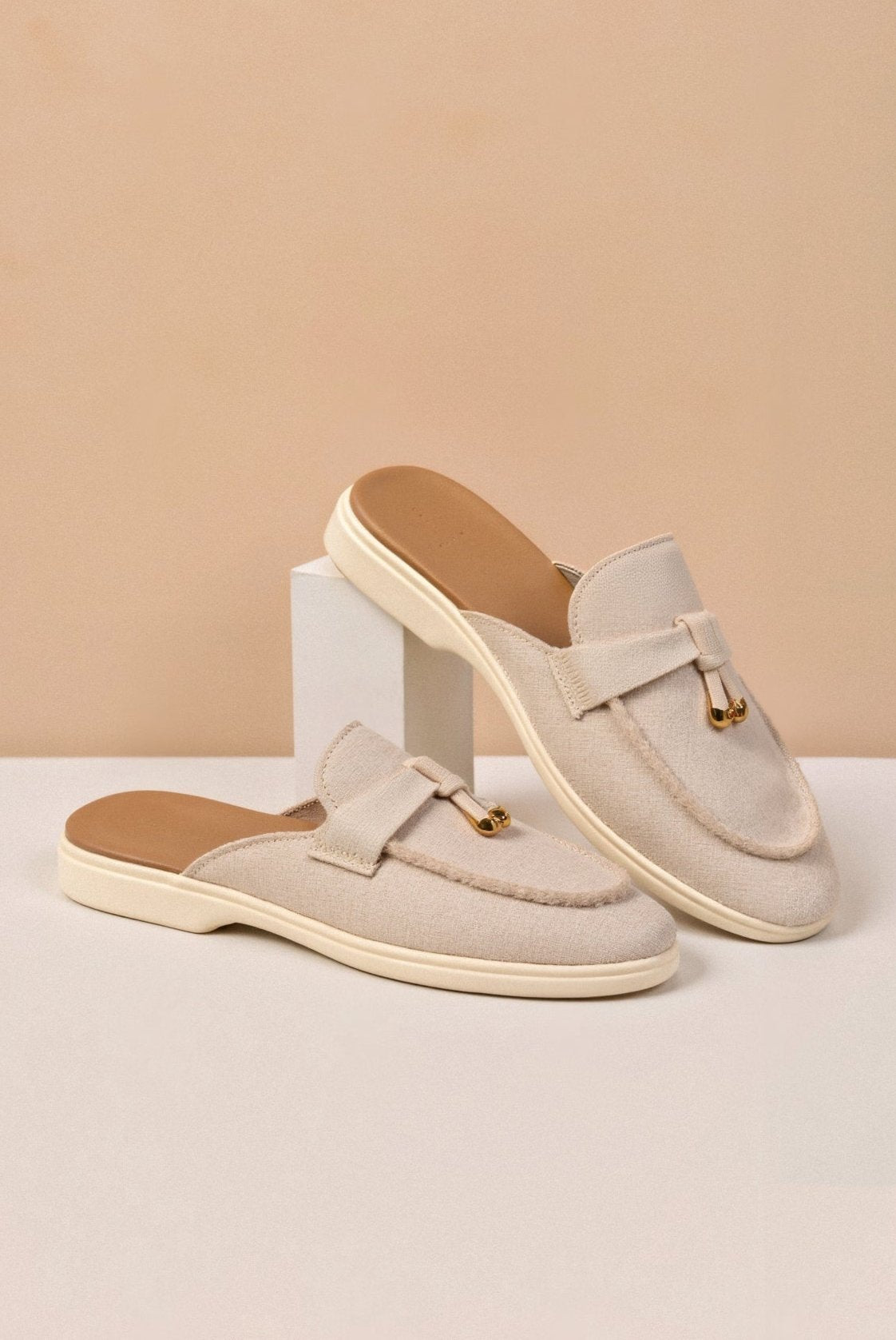 Elegante Beige Loafers mit Goldenen Akzenten – Stilvoll und Komfortabel