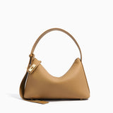 Delia | Kleine Damen-Schultertasche aus strukturiertem Leder in Camel mit goldfarbenem Schlossverschluss