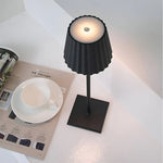 Zendoo | Dimmbare, wiederaufladbare, kabellose LED-Tischlampe Zendoo.de