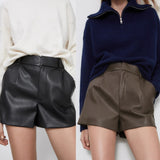 Damen-Kunstleder-Shorts mit eleganten Zierleisten