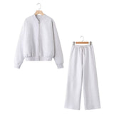 Gemütliches Zweiteiler Set mit Zip-Jacke und weiter Hose – Loungewear & Streetstyle