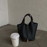 Zelinda | Stilvolle Bucket-Bag aus Kunstleder