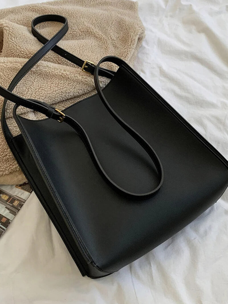 Stella | Minimalistische Schultertasche aus Kunstleder