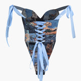 Andrea | Kunstvolle Corsage & Cargohose mit Retro-Print