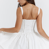 Romantisches Korsett-Minikleid mit Trägern und Rüschendetails