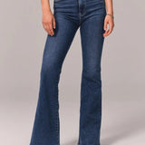 High-Waist Schlagjeans mit Retro-Flair und zeitlosem Schnitt