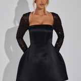 Nina | Satiniertes Minikleid mit Glitzernden Langärmeln