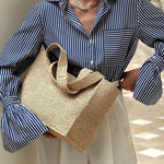 Gestreifte Damenbluse in Navy mit ausgestellten Ärmeln und Brusttasche – eleganter Business-Look von Zendoo

