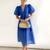 Midi-Kleid mit Karomuster – Luftiges Sommerkleid mit V-Ausschnitt & Puffärmeln