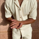 Herren Sommer Set – Kurzarmhemd & Shorts mit modernem Streifen-Design