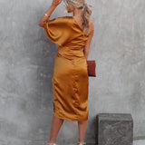 One-Shoulder Satinkleid – Drapiertes Midikleid mit Schlitz & figurbetonter Taille