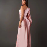 Asymmetrisches Satinkleid – One-Shoulder Abendkleid mit Schlitz & Drapierung