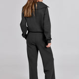 Damen Freizeitanzug mit Zipper-Pullover und weiter Hose