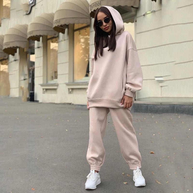Damen Freizeitanzug mit Kapuzenpullover und Jogginghose