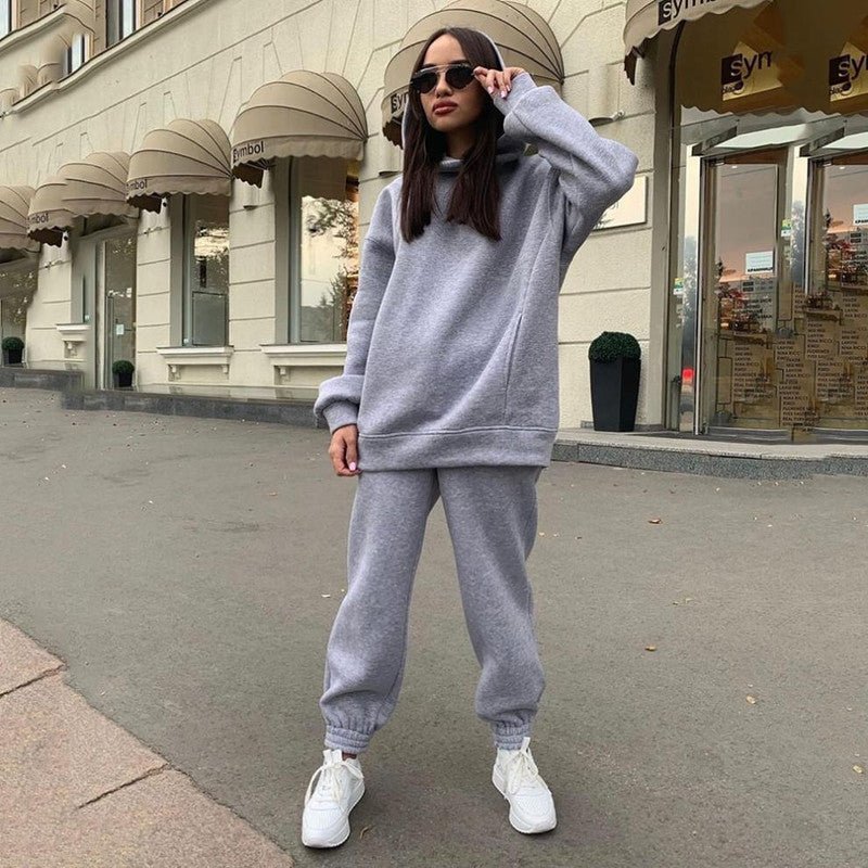 Damen Freizeitanzug mit Kapuzenpullover und Jogginghose