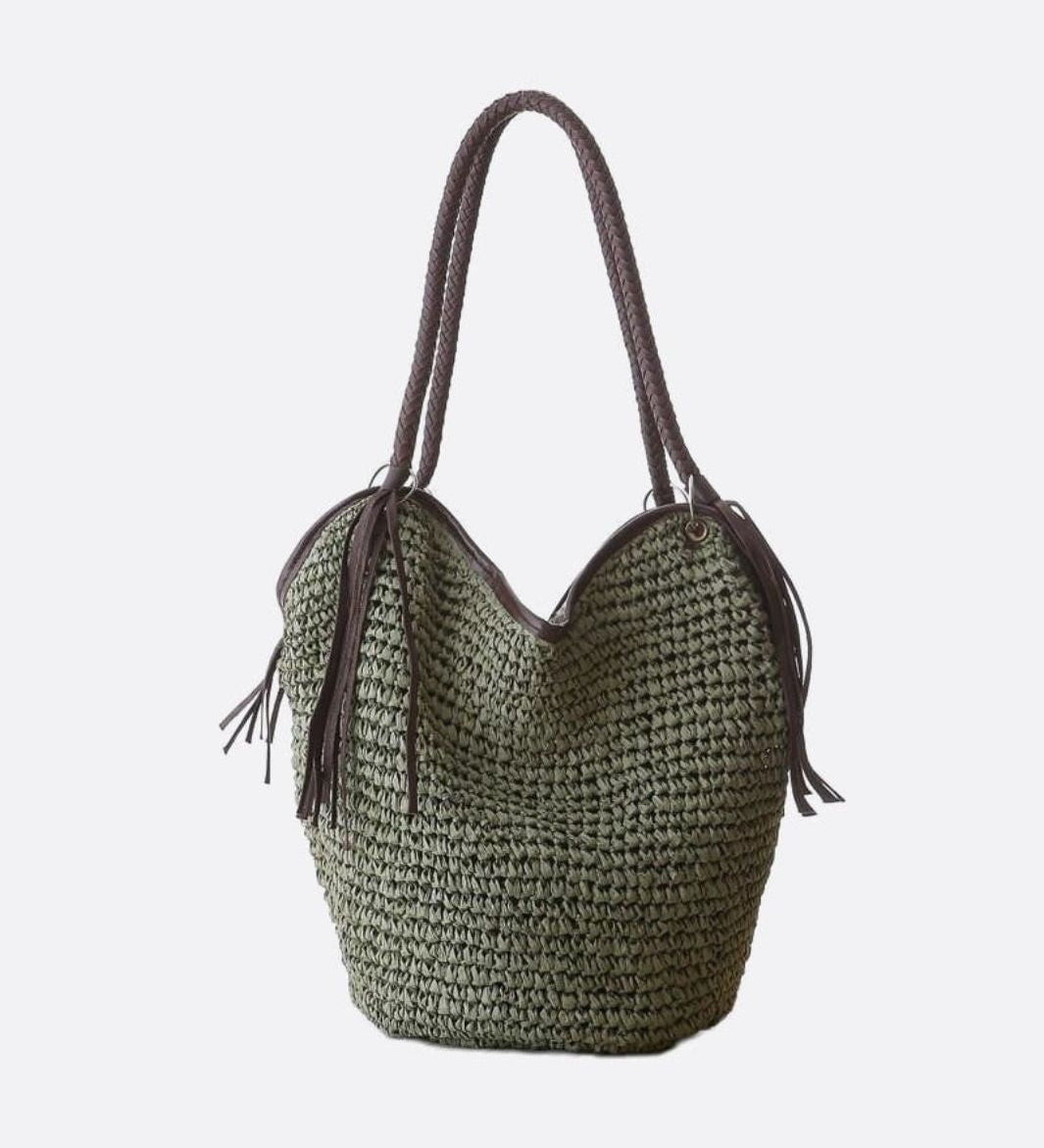 Mira | Weiche Strohtasche mit geflochtenem Schulterriemen & Lederfransen – Boho-Sommertasche für Damen