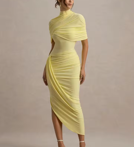 Drapiertes Midikleid – Figurbetontes Abendkleid mit Stehkragen & Cape-Detail